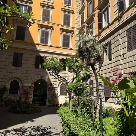 Appartamento Larisarooms Рим Екстер'єр фото