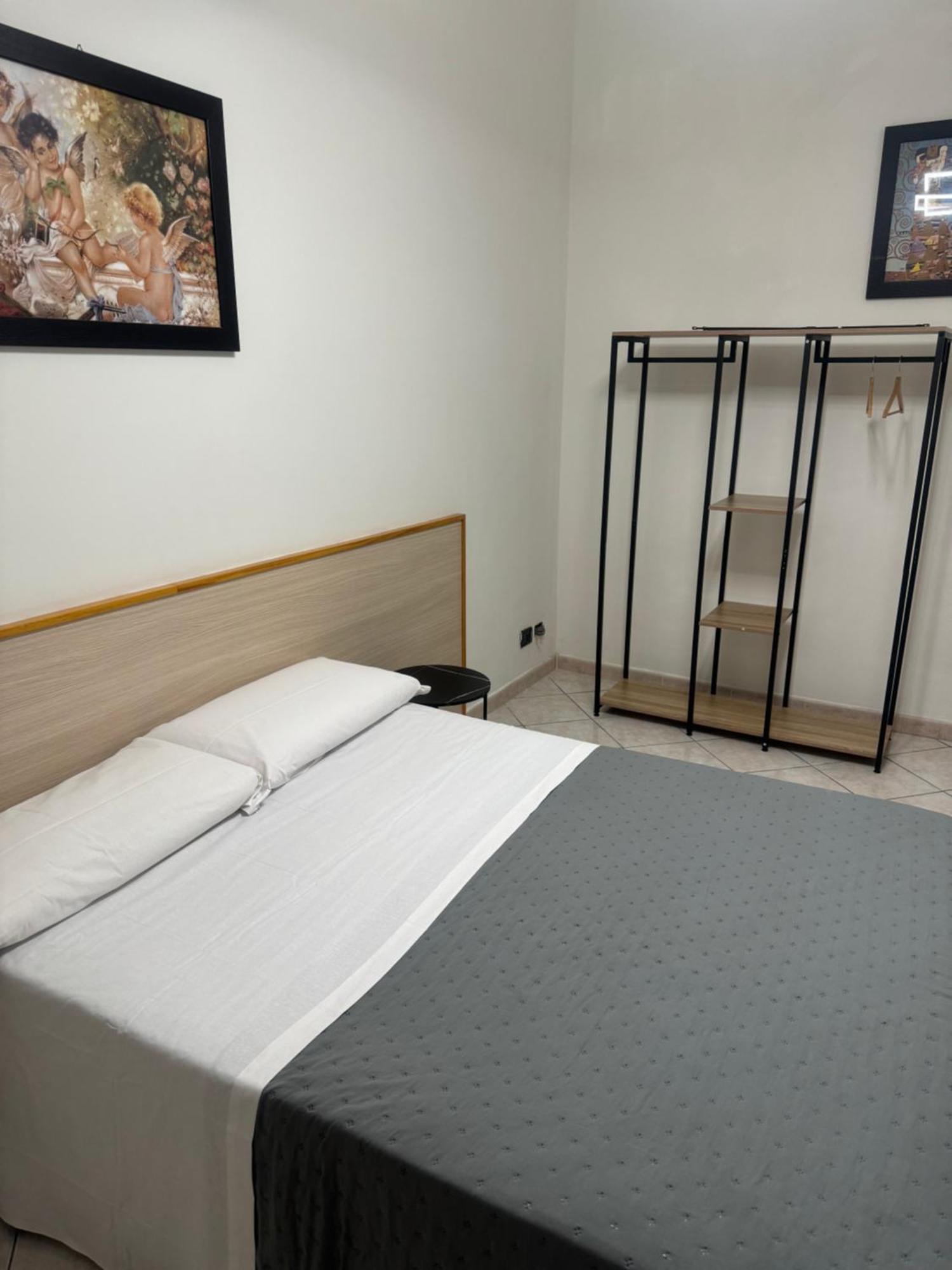 Appartamento Larisarooms Рим Екстер'єр фото