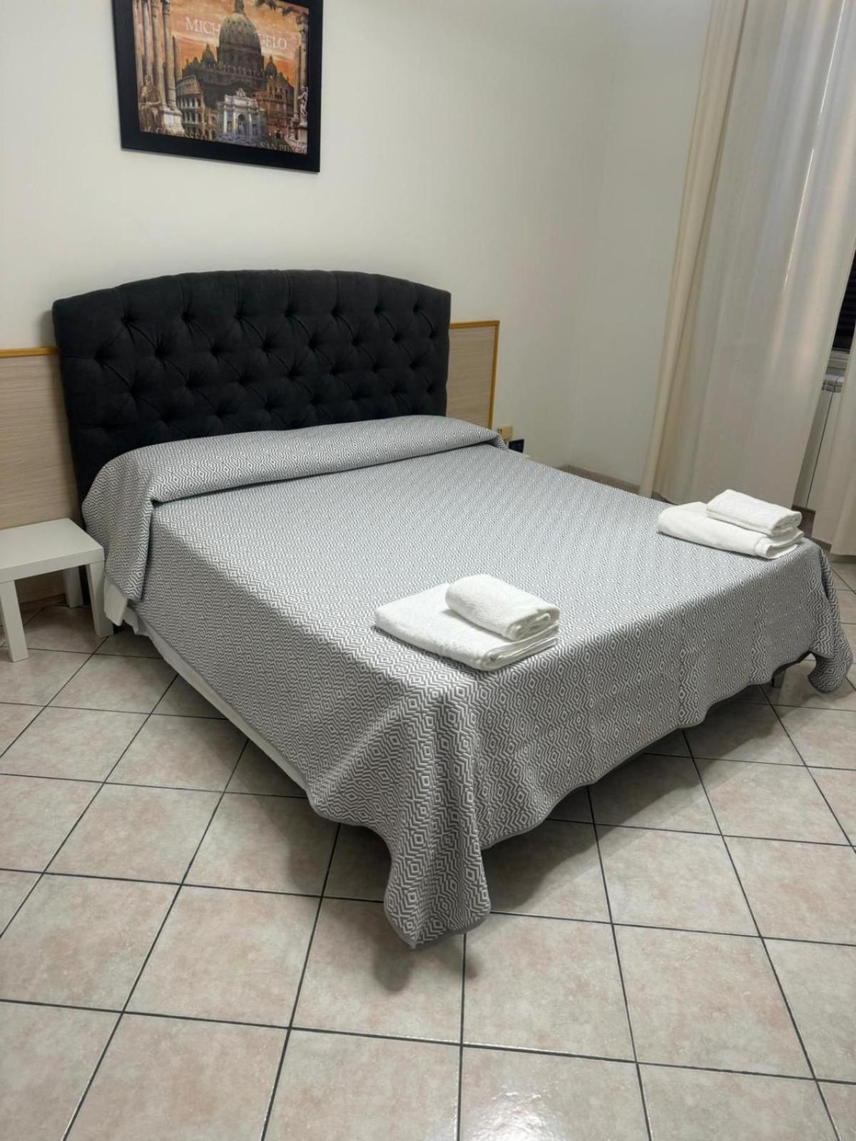 Appartamento Larisarooms Рим Екстер'єр фото