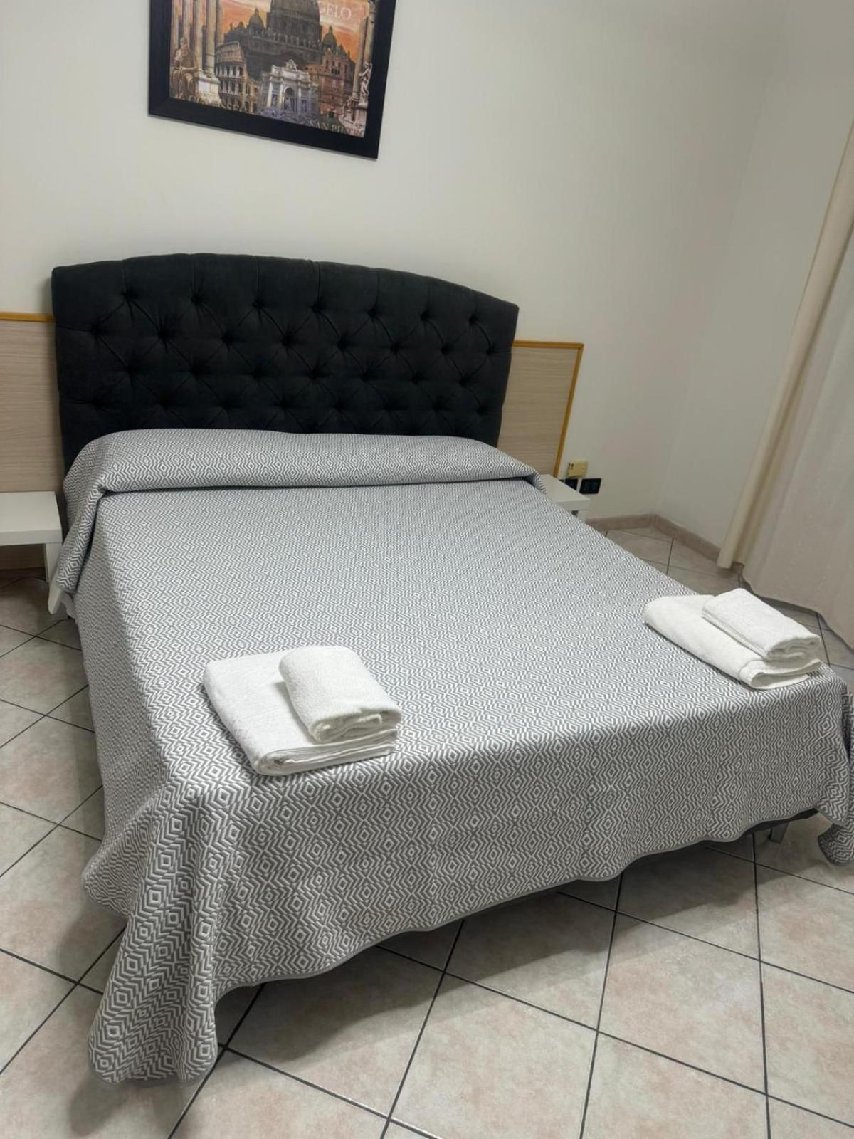 Appartamento Larisarooms Рим Екстер'єр фото