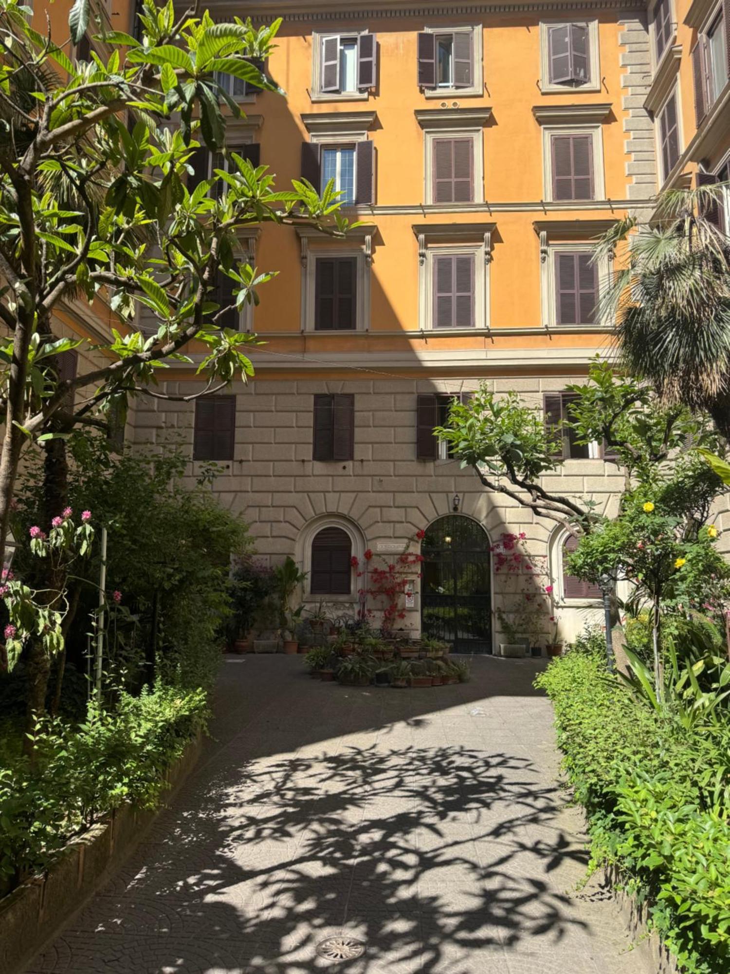 Appartamento Larisarooms Рим Екстер'єр фото