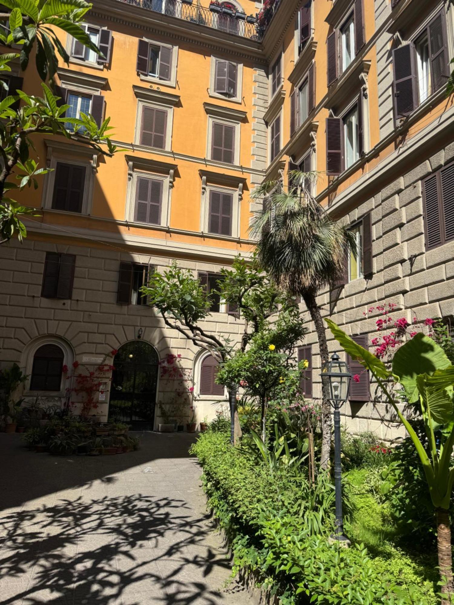 Appartamento Larisarooms Рим Екстер'єр фото