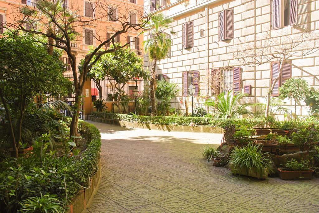 Appartamento Larisarooms Рим Екстер'єр фото